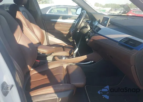 2021 BMW X1 Sdrive28I z USA, uszkodzony, nr VIN WBXJG7C05M5T24027